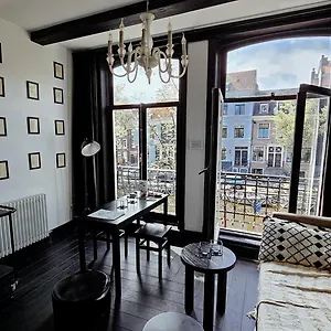 https://the-black-studio-sosial-spaces.amsterdamhotelsnl.com